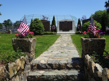 Devir Park veterans' memorial