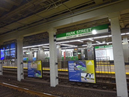 Green Line train pulling into Park St