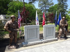 Vietnam War and Korean War statues